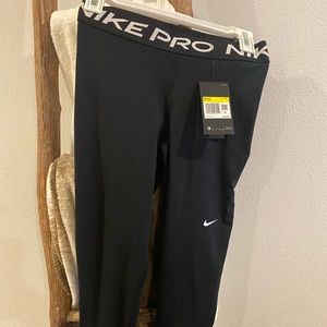 Women’s high rise 7/8 Nike leggings